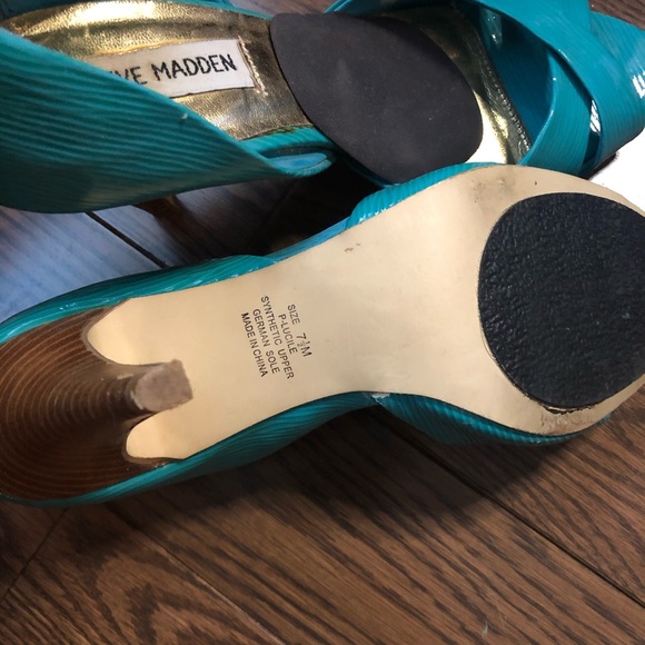 Steve Madden blue peep toe heels, size 7.5 - Picture 3 of 3